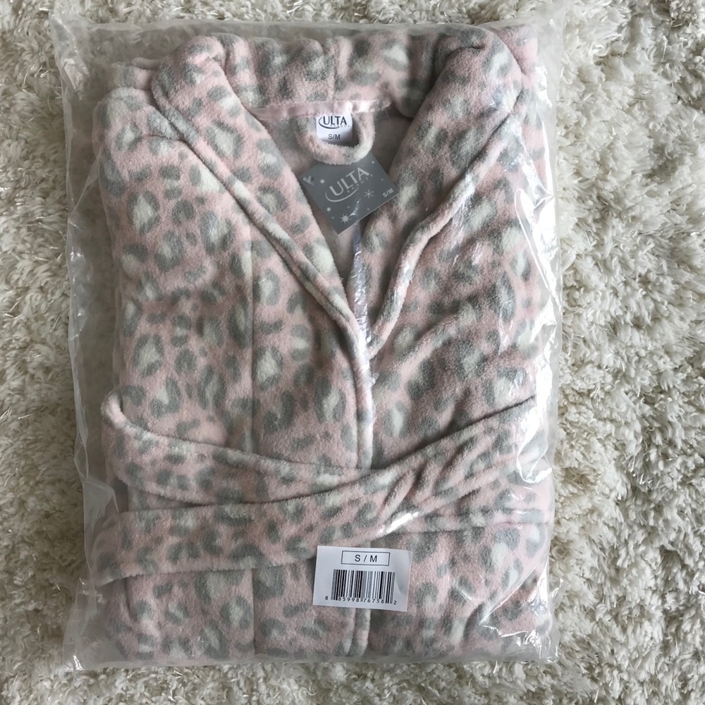 NWT Ulta knee length robe.